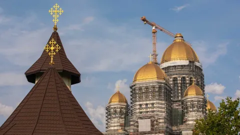 Arhim. Paisie Teodorescu: Se împlinesc zece ani de la sfințirea Paraclisului Catedralei Naționale