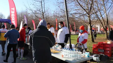 Sute de persoane au participat în IOR la Maratonul de Ziua Națională. Voluntarii CMN, parteneri ai evenimentului
