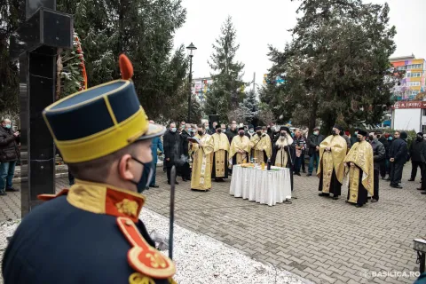 PS Timotei s-a rugat pentru martirii din decembrie ‘89: Cea mai înaltă formă de cinstire a lor este rugăciunea