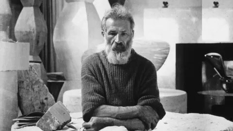 Primele mărci poștale din 2022: Brâncuși printre personalități