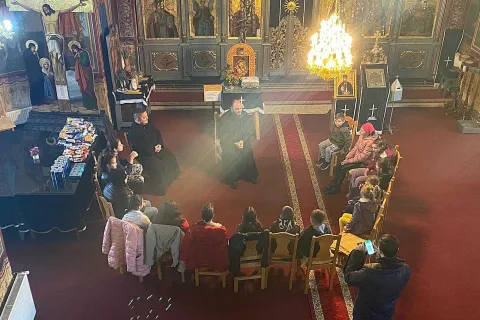 Pe drumul spre mântuire: Atelier de icoane și seară de rugăciune cu copiii dintr-un sat prahovean