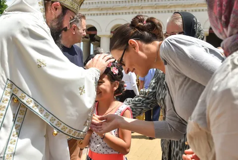 Importanța femeilor creștine în societate. Biserica le pune sub ocrotirea Mironosițelor, icoane ale curajului