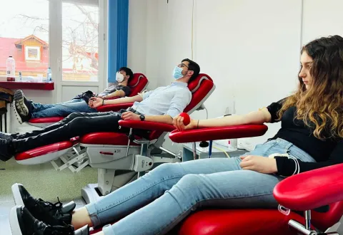 Tineri din ASCOR Bucureşti au donat sânge