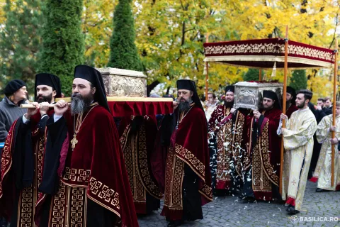 Mănăstirea Radu Vodă: Procesiune cu moaştele Sf. Efrem cel Nou în ajunul zilei sale de cinstire