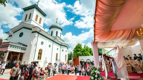 Parohia Icoanei, apreciată la resfințirea bisericii: „A devenit și mai mult o icoană de frumoasă îngrijire”