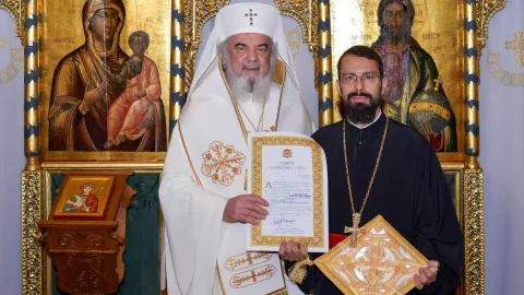 Preotul George Jambore, coordonator a numeroase proiecte educaționale, a fost hirotesit iconom stavrofor