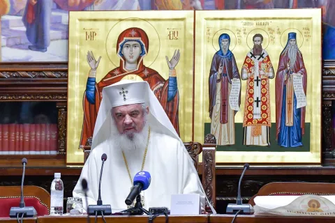 Patriarhul la Sinodul Mitropolitan: Anul comemorativ 2022, prilej de a evidenția isihaștii români și vetrele de sihăstrie