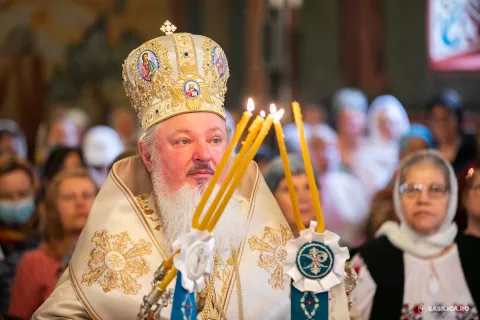 Credința românilor, care a rodit sfinți, e cea mai de preț comoară, pe care nimeni nu ne-o poate lua: PS Varlaam