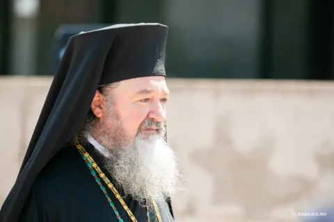 Eroii asigură continuitatea neamului: PS Ieronim a participat la ceremonia de la Mormântul Ostașului Necunoscut