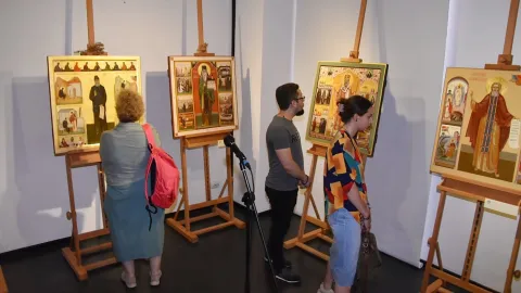 Lucrările câștigătorilor Concursului „Icoana ortodoxă – lumina credinței” sunt expuse la Muzeul Satului din Capitală
