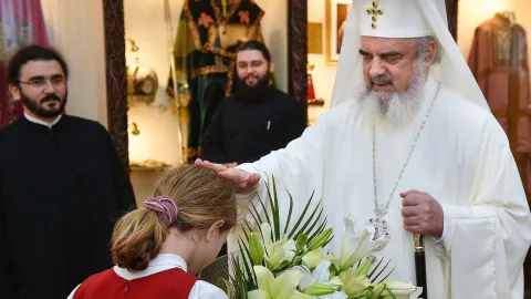 Patriarhul Daniel le transmite elevilor binecuvântare şi încurajare pentru examene