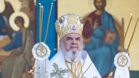 Duhul libertății și al comuniunii: Patriarhul Daniel explică de ce Sfântul Duh nu ia chip de om