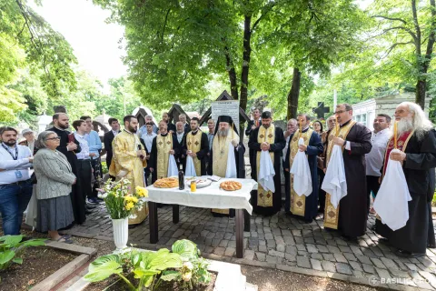 Mihai Eminescu, pomenit la Bellu. PS Timotei a elogiat latura rugătoare a poetului