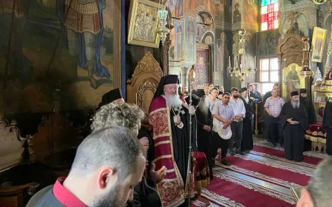 PS Varlaam a slujit la Schitul românesc Prodromu, de Sărbătoarea Icoanei Prodromiţa