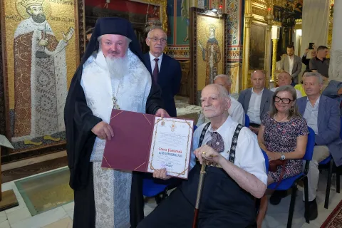 Acad. Bălăceanu Stolnici, serbat la 99 de ani. A primit Crucea Patriarhală pentru mireni