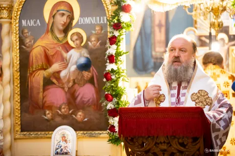 Sfinții au prețuit mai mult veșnicia decât vremelnicia, a spus PS Timotei Prahoveanul