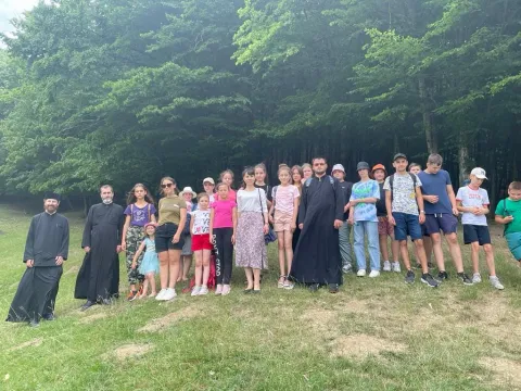 „Bucuria Vacanței” în Protoieria Vălenii de Munte: Tabere gratuite pentru copii de pe ambele maluri ale Prutului