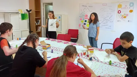 Fundația Sf. Macrina ajută zeci de copii victime ale bullyingului să-și depășească prin artă sentimentele negative