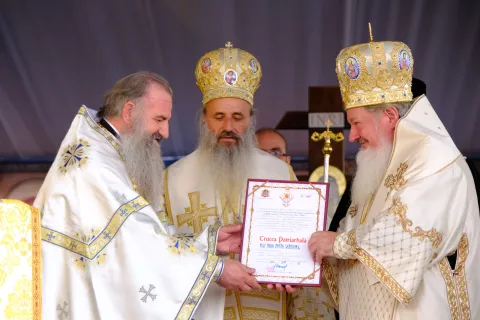 Arhimandritul Ciprian Grădinaru a primit Crucea Patriarhală