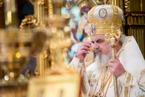 Lepădarea de sine este răstignirea egoismului iar luarea crucii, transformarea suferinței în speranță: Patriarhul Daniel