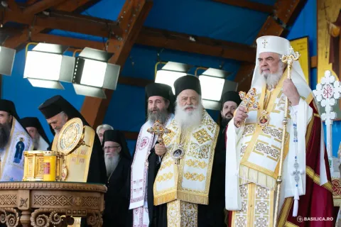 Moaștele Sf. Grigorie Palama au ajuns pe Colina Bucuriei: Ne cheamă la împreună-lucrare cu Dumnezeu, spune Patriarhul