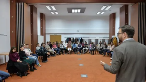 Peste 200 de voluntari se pregătesc să ajute pelerinii care vor participa la hramul Catedralei Patriarhale