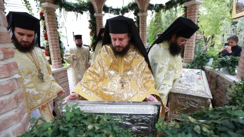 Mănăstirea Radu Vodă: A început pelerinajul la moaștele Sfântului Ierarh Nectarie