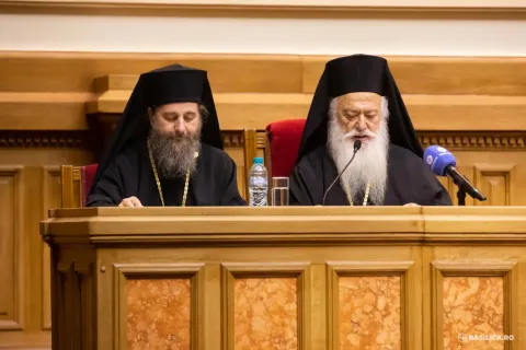 Omul modern trebuie să pășească pe urmele sfinților isihaști: Mitropolitul de Veria la Ședința solemnă a Sf. Sinod