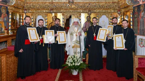 Şase clerici au fost ridicaţi în rang de Patriarhul Daniel: Este o onoare, dar şi o responsabilitate