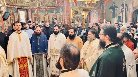 Despre îngeri și misiunea lor, la hramul Schitului Darvari: Fiecare om și fiecare neam are îngerul său