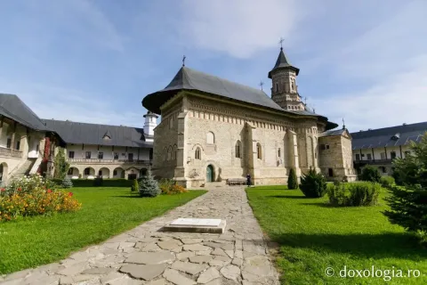 Patriarhul Daniel, mesaj la deschiderea Simpozionului „Moştenirea spirituală şi culturală a Sf. Paisie de la Neamţ. 300 de ani de la naştere”