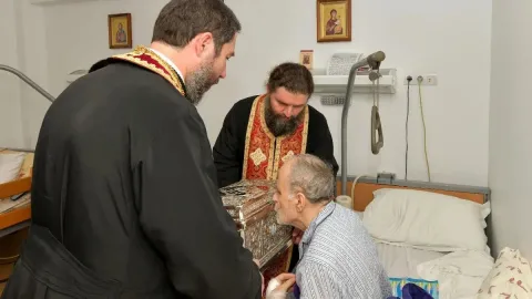Binecuvântarea Sf. Nectarie a ajuns, prin moaștele lui, la centrul de îngrijiri paliative pe care îl ocrotește