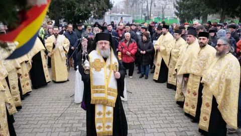 PS Timotei Prahoveanul i-a pomenit pe Eroii Revoluției: Ne rugăm ca jertfa lor să fie primită