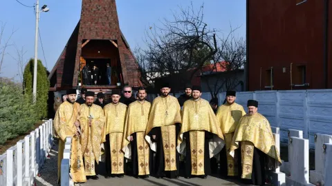 Popești Leordeni: Au fost oficiate mai multe slujbe de pomenire pentru Eroii Revoluției