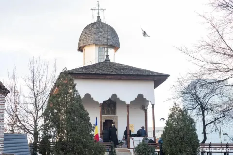 Hram la Biserica Bucur Ciobanul, a cărei întemeiere, ca și cea a Bucureștilor, se pierde în negura vremurilor