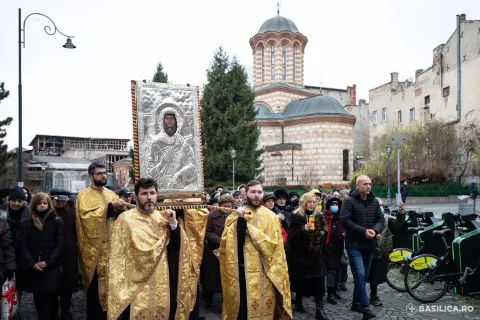 Icoana Sf. Antonie cel Mare a fost purtată în procesiune la Curtea Veche