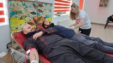 Donare de sânge la Urlați: Cei implicați și-au donat și tichetele de masă astfel obținute