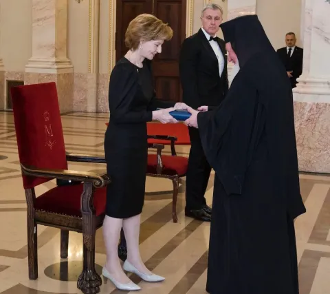 PS Varlaam a primit Ordinul Coroana României în grad de cavaler din partea Majestății Sale Margareta