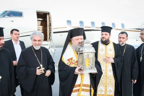 Sfânta Lumină a fost adusă în România