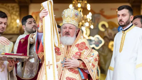 Este nevoie de lumina Evangheliei mai mult ca niciodată: PS Varlaam la hirotonia oficiată în Paraclisul Catedralei Naționale