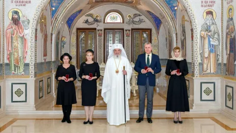 Patriarhul Daniel, Ziua Regalităţii: Adresăm întregii Familii Regale a României felicitări, binecuvântări şi calde urări de sănătate