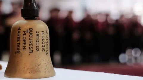 Elevii care dau Admiterea la Seminarul Teologic din București primesc pregătire gratuită pentru probele de aptitudini