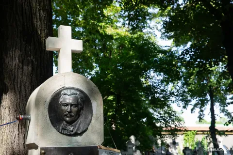 Pomenire la mormântul Poetului Național: A reușit să scrie cel mai bine despre spiritualitatea poporului român