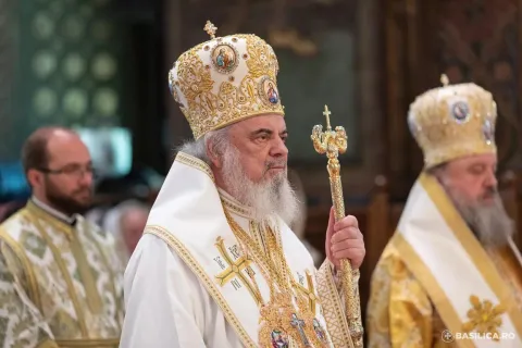 Biserica este adunarea popoarelor în iubirea Preasfintei Treimi, împărtășită creștinilor prin Sfântul Duh