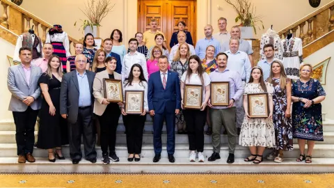 Studenți de 10 ai ASE au primit câte o icoană cu Maica Domnului