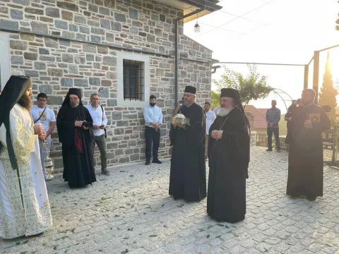PS Varlaam Ploieșteanul a sfințit racla cu moaștele Sf. Constantin Brâncoveanu donate unei chilii de la Schitul Lacu