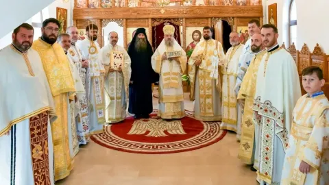 Prezența sfintelor moaște ne îndeamnă să punem câte o cărămidă la biserica din complexul Cosmopolis: PS Timotei Prahoveanul
