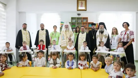 Patriarhul României a sfințit Creșa „Sf. Proroc Daniel”: Educația, investiție pentru veșnicie, are ca scop mântuirea