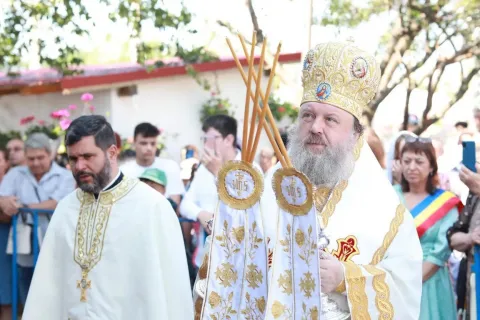 PS Timotei Prahoveanul a vorbit despre valoarea prieteniei la resfințirea unei biserici concepute de Arh. Ion Mincu