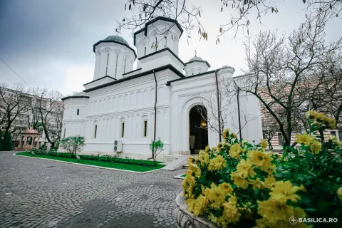 Mănăstirea Radu Vodă a găzduit un târg caritabil cu produse de post în beneficiul femeilor în criză de sarcină